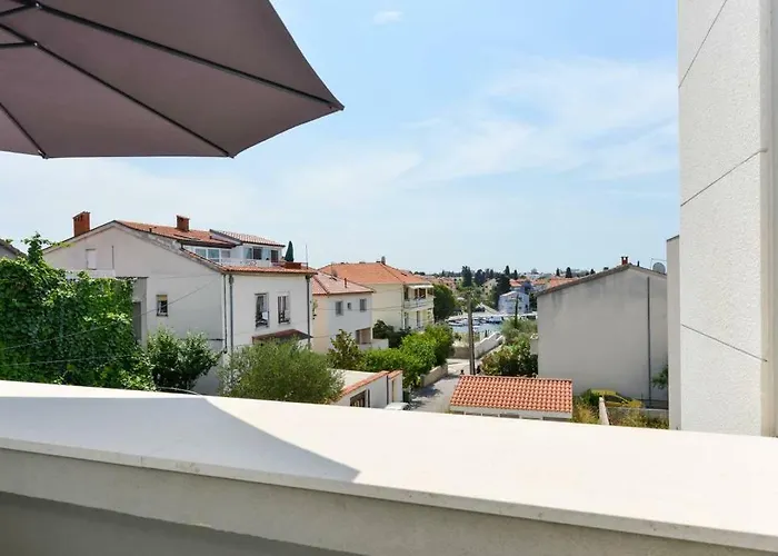 דירה Ivy זאדאר